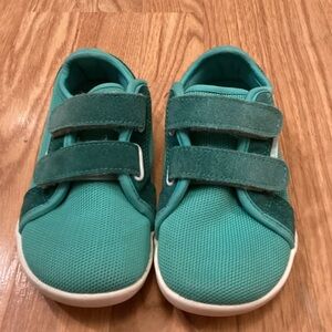 Kids HOBIBEAR wide toe box Green Velcro Sneakers